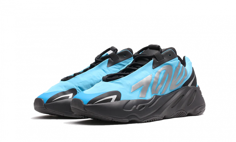 Yeezy 700 MNVN Bright Cyan - immagine 3